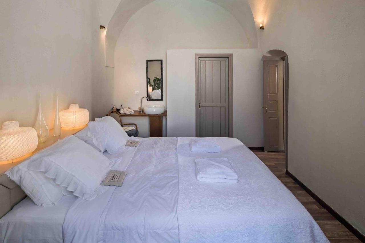 Sandandstone Villa Santorini Megalochori  Dış mekan fotoğraf